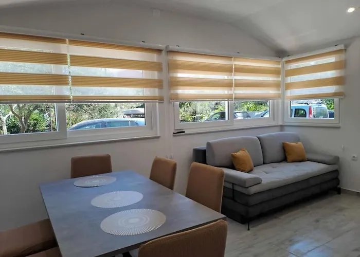 Dana - Two Bedroom 1 * Srima