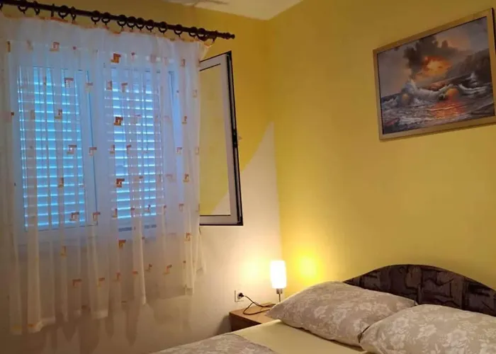 Dana - Two Bedroom 1 *